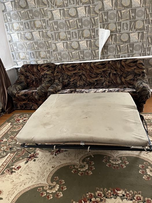 Диван с креслом и кроватью