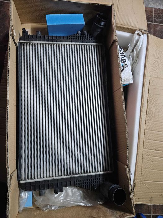 Vw Golf 5/ 6 GTI  интеркулер , помпа,маслен радиатор, блоу оф