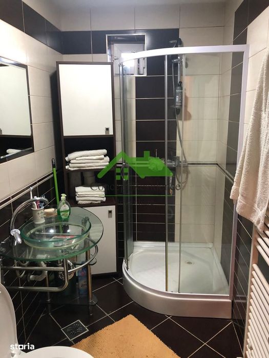 Vand apartament 2 camere-zona Pressco