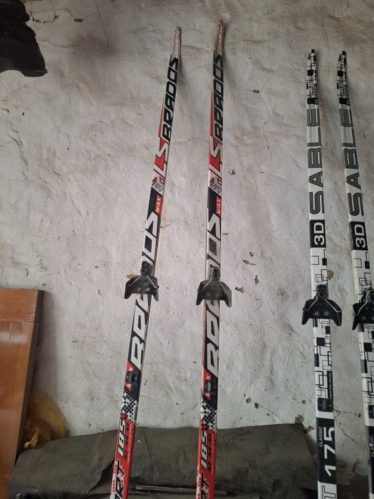 Продается лыжи хороший