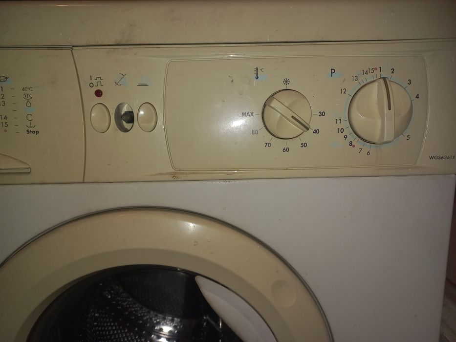 Продаётся стиральная машина Индезит.