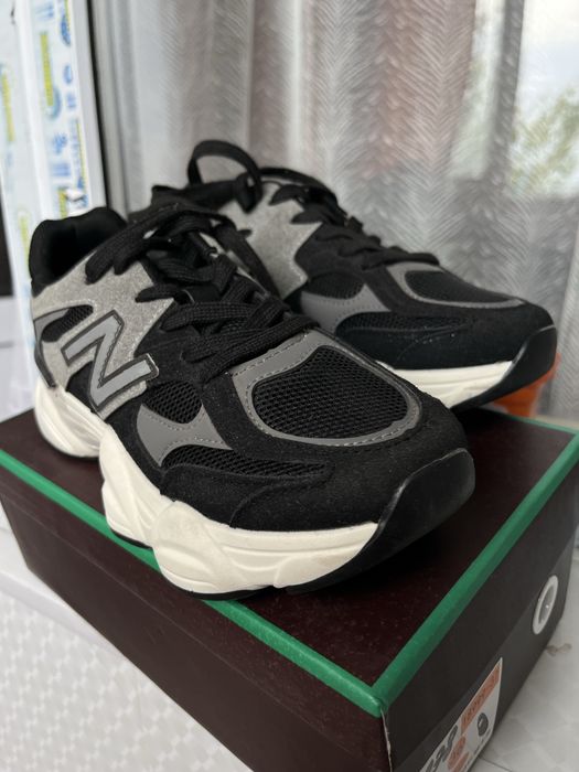 Продаю кроссовки 2 пары