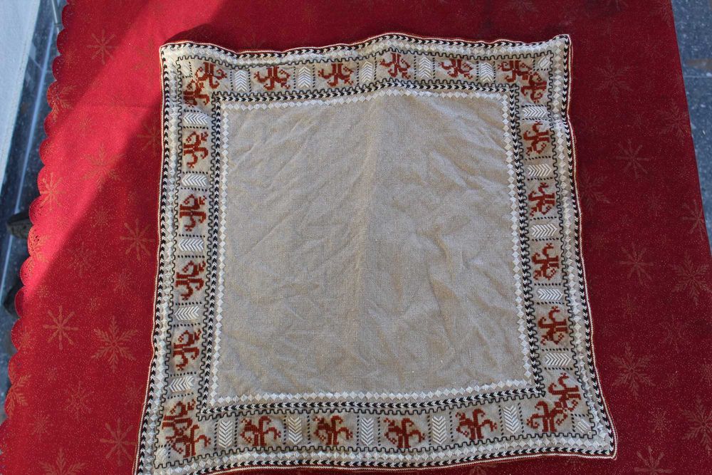 Покривки за маса на една кука,