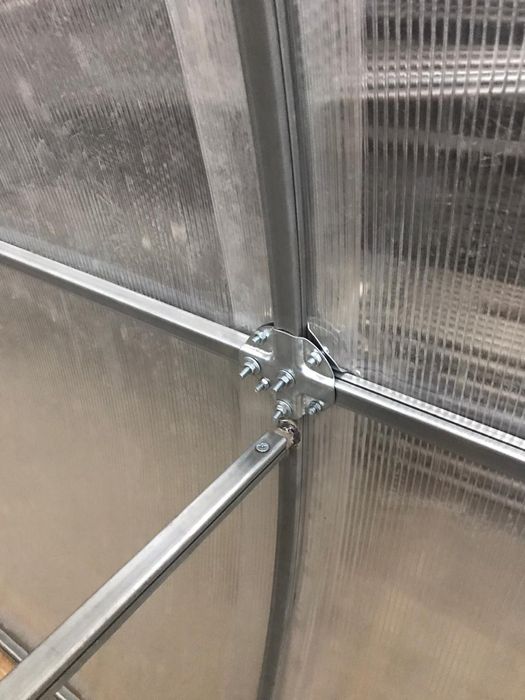 Крепление боковых панелей