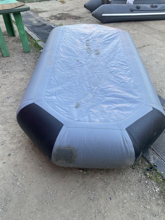 Продам лодку ПВХ 240