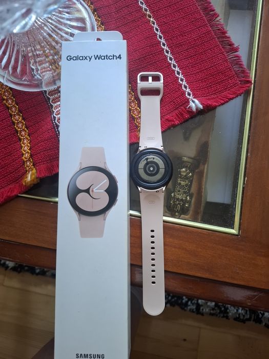 Часовник Watch 4