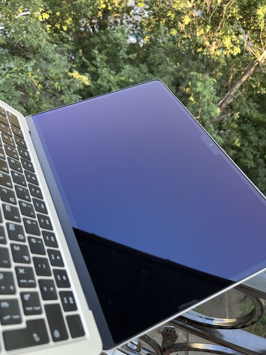 Macbook Air M2, 8/256гб, Starlight