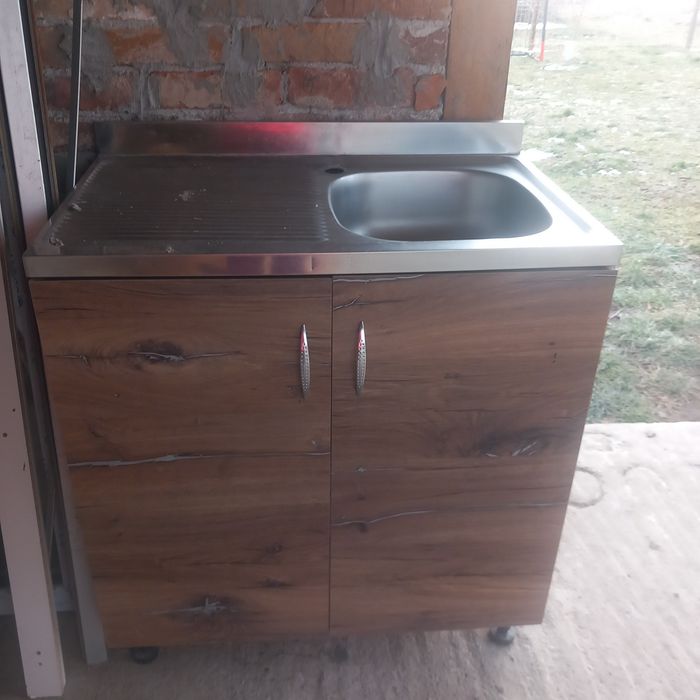 Vând masa cu ghiuveta