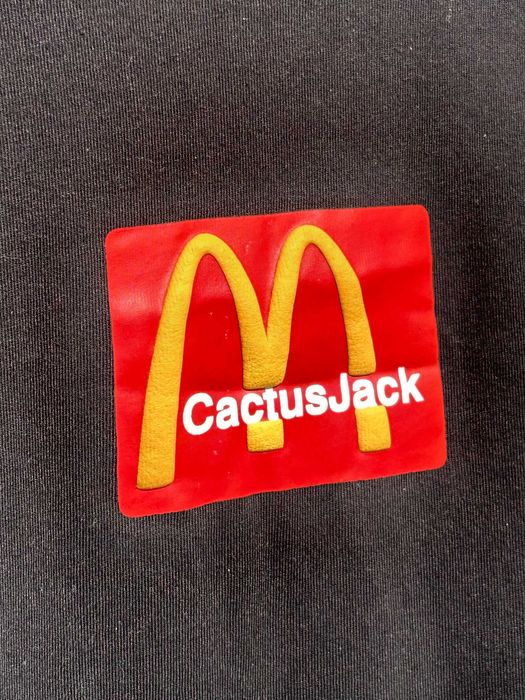 Cactus Jack черна тениска с релефна емблема