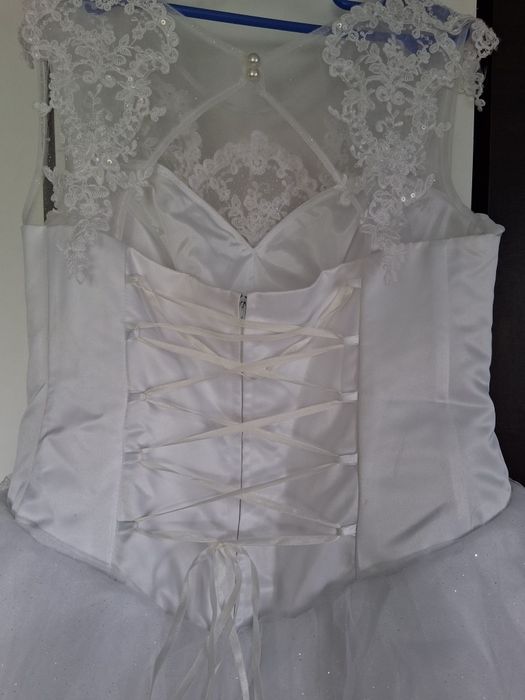 Rochie de mireasa cu voal