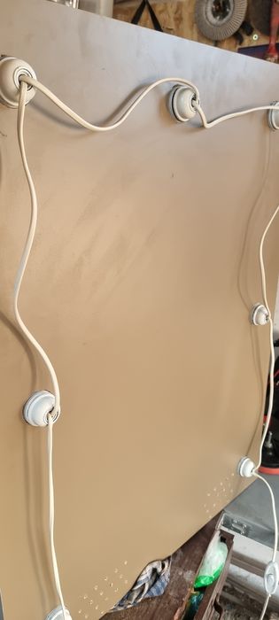 Oglinga pentru masa machiaj cu becuri