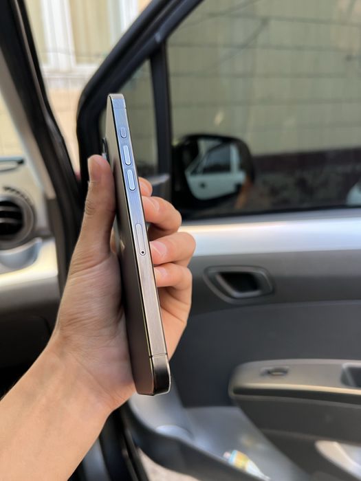 Iphone 15 pro max blue