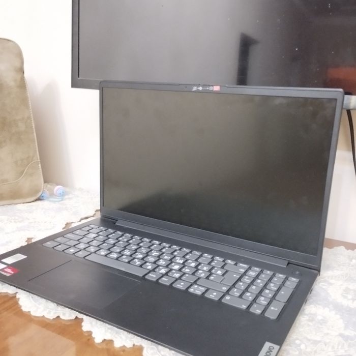 Lenovo notebook sotiladi
