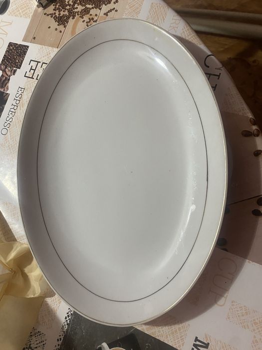 Продам тарелки овальные для нарезки