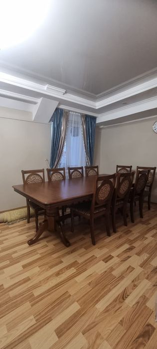 Удлиняющийся стол и стулья 12шт