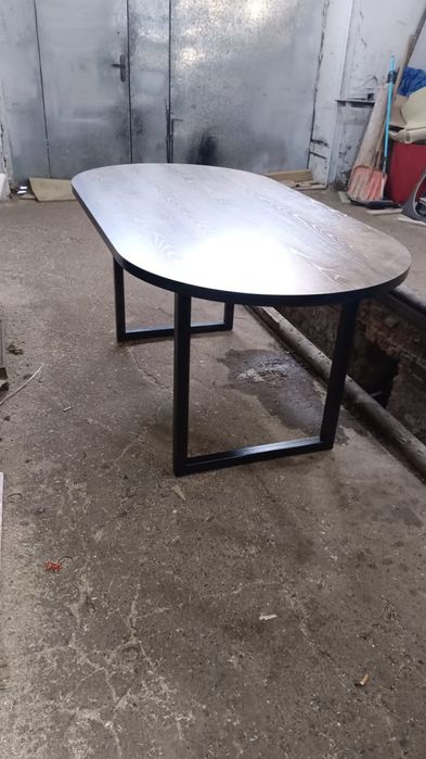 Новые стильные столы,лавочки.