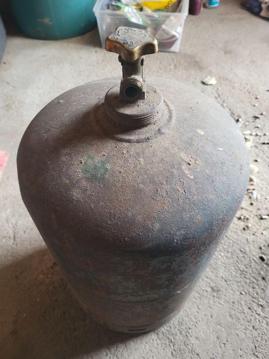 Butelie fără guler