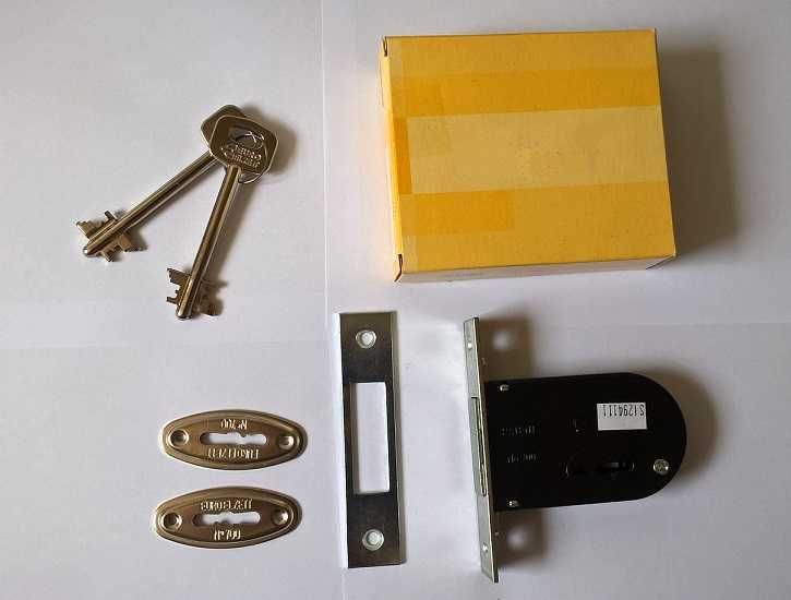 broasca suplimentara de siguranta usa de intrare  700