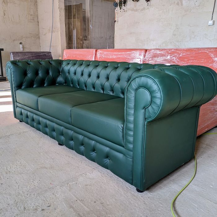 Продам диван Честер темно зелёный