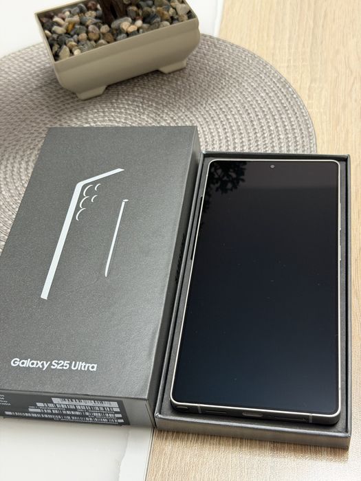 Samsung Galaxy S25 Ultra 5G 256GB Гаранция!