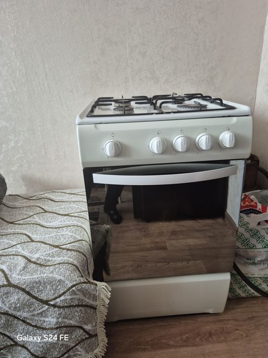 Продам газову плиту