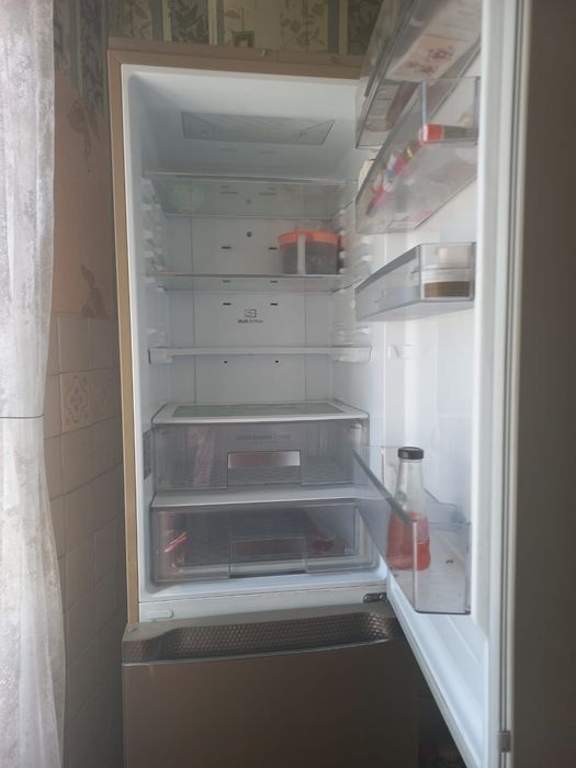 Продам холодильник LG