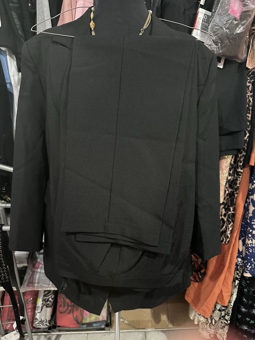 Costum negru elegant
