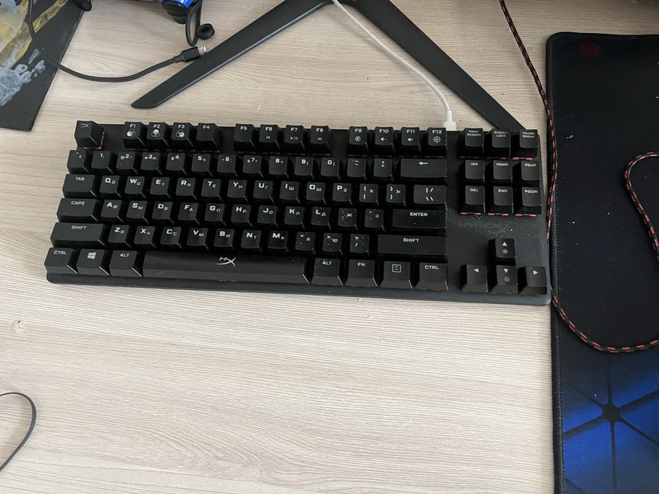 Мощый игровой компьютер полностью в сборе