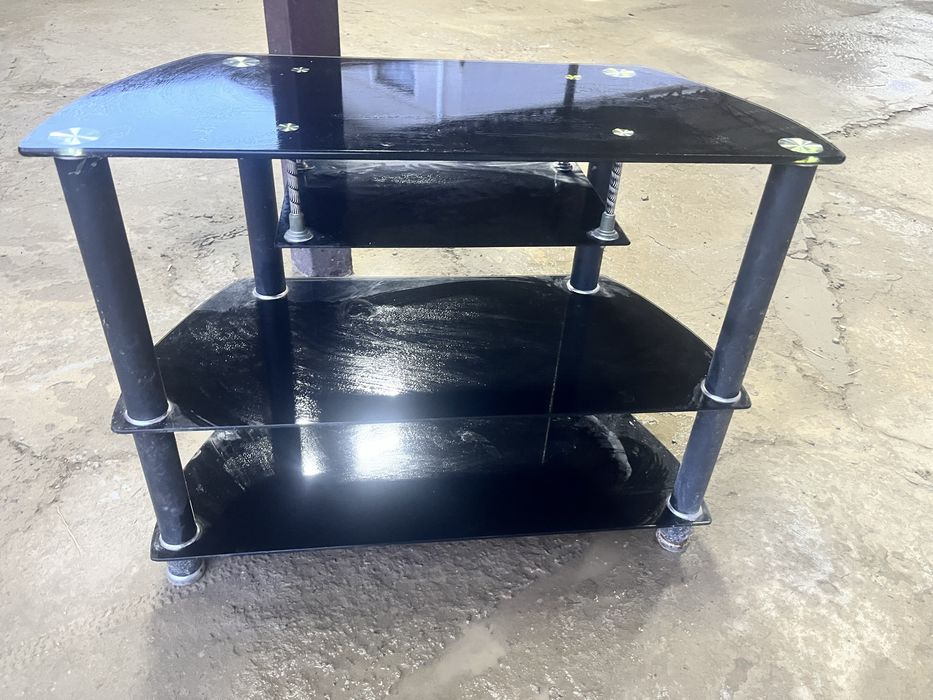 Подставка стеклнна под телевизор