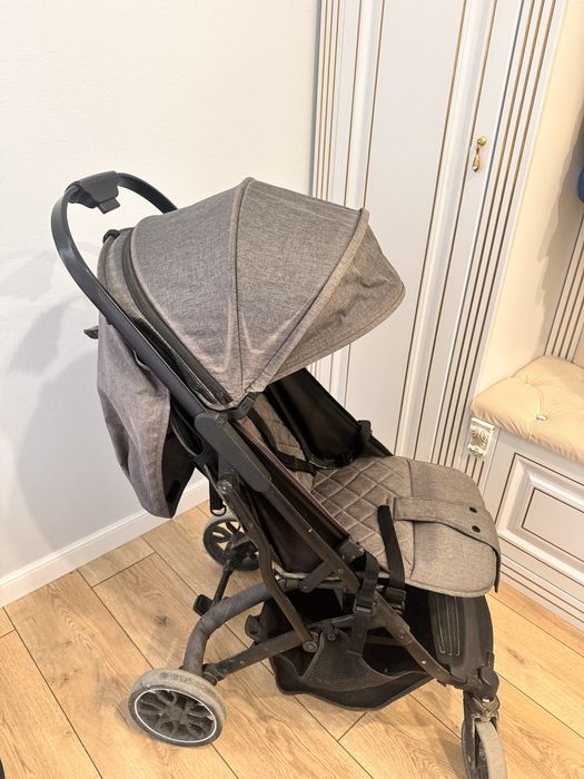 Коляска прогулочная