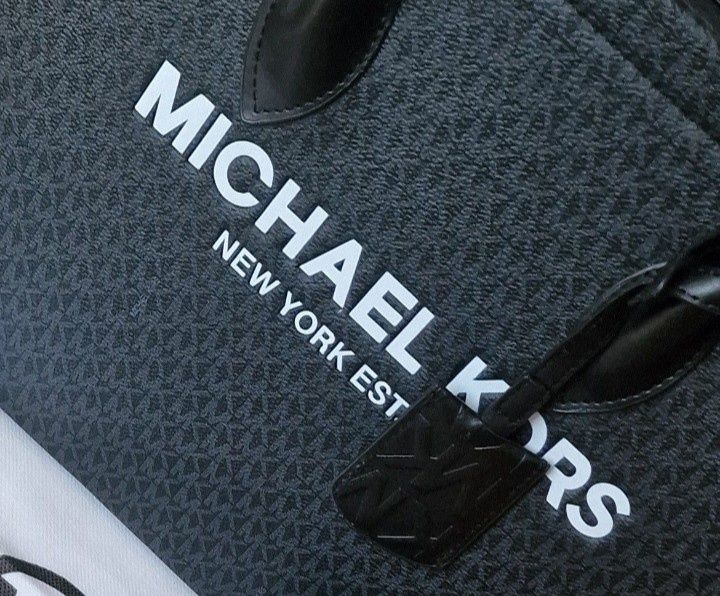 Geanta MK Maxi,,editie limitată, curea detasabila, saculet, etichetă