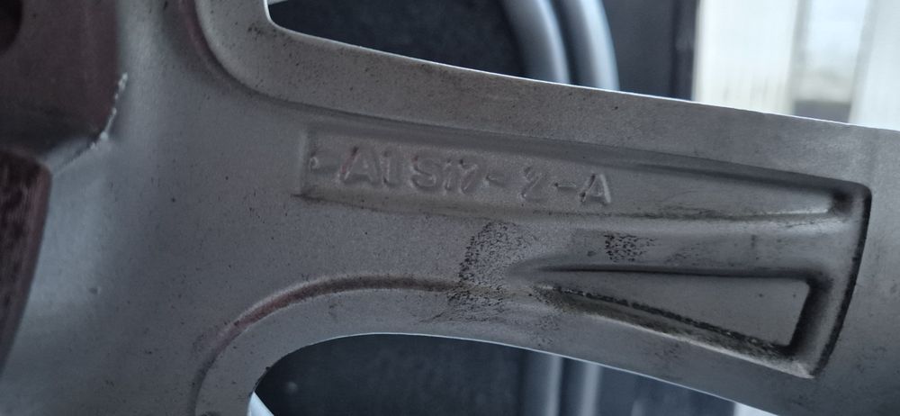 225/55R17 97H Джанти със зимни гуми 17" 39/2023г.