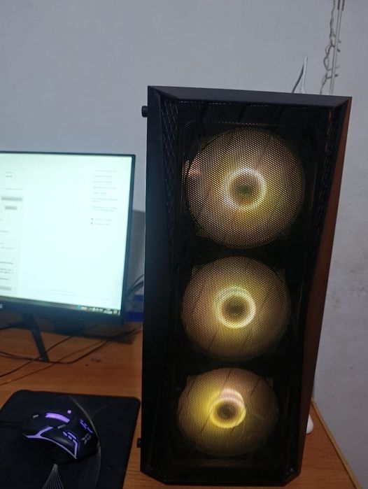 Компьютер на столе