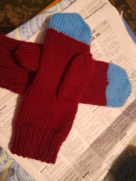 Продаю вязанные варежки