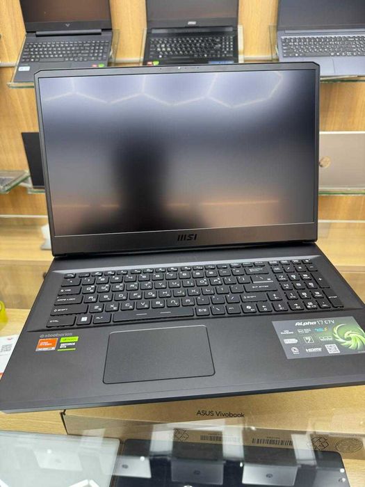 MSI Alpha 17, Ryzen 9 7945HX, RTX 4070 8GB, 16/1TB, 17.3" QHD 240Hz