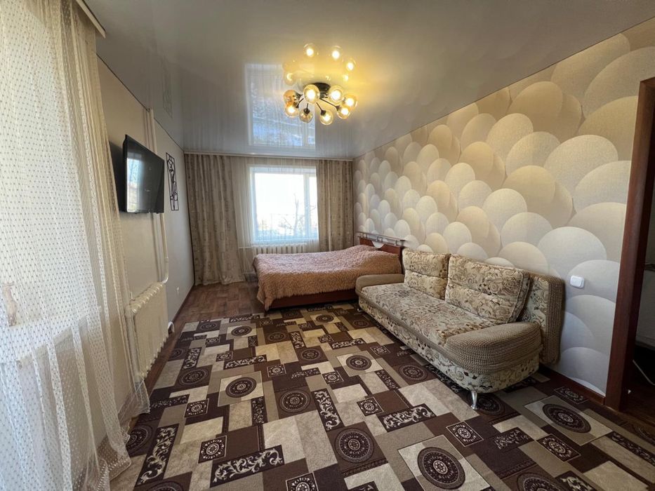 Квартира посуточно ! 5мкр 2 этаж