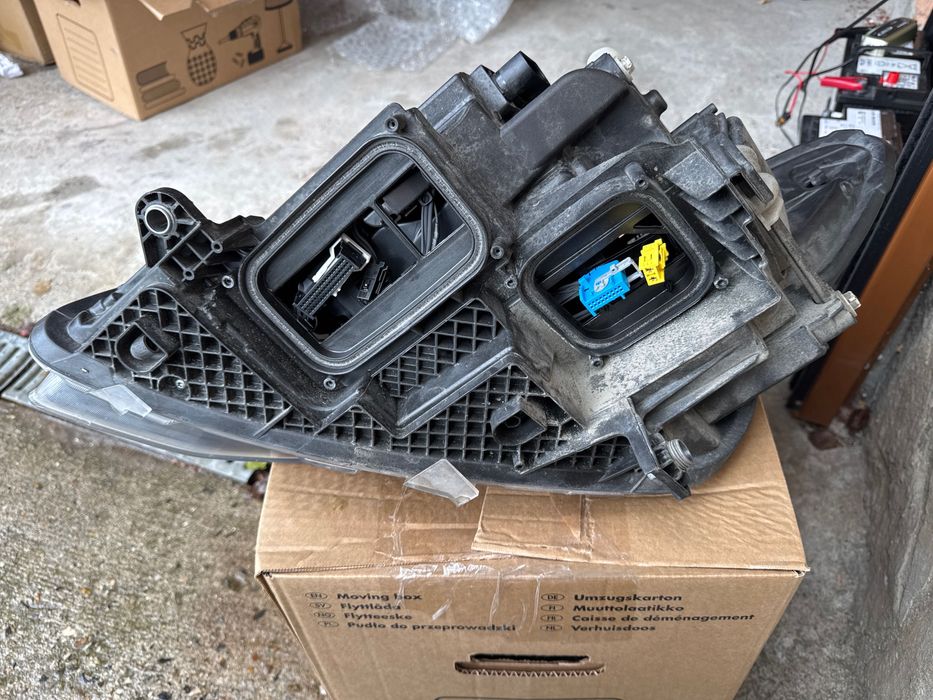 Фар за Мерцедес V-Klass