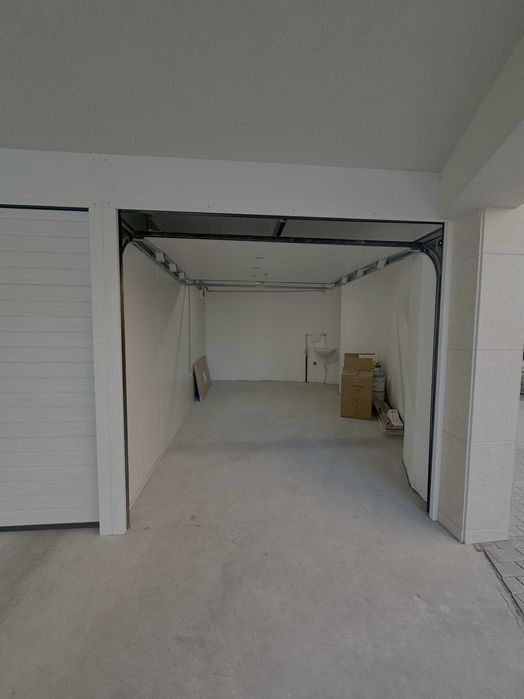 Дава се под наем Гараж / Паркомясто в София, Павлово - 19 кв.м за 150 € - Снимка #1