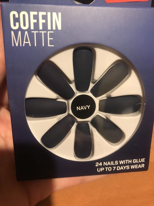 Изкуствени нокти. Различни модели.