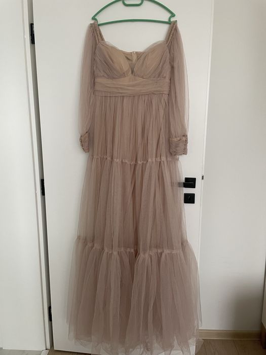 Рокли за бременни под наем