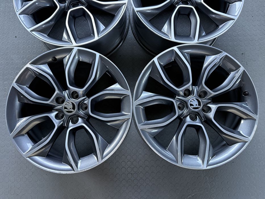 4бр. Отлични 19” ОРИГИНАЛНИ Джанти “CRATER” 5х112 за -SKODA/VW/AUDI/SEAT/VAG- 8Jx19H2, ET45