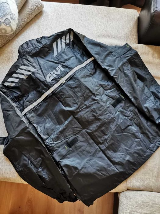 Givi водоустройчиви яке и панталон за мотор - размер S