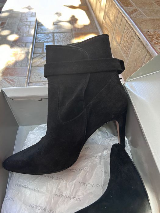 Черни боти на тънък ток от естествен велур