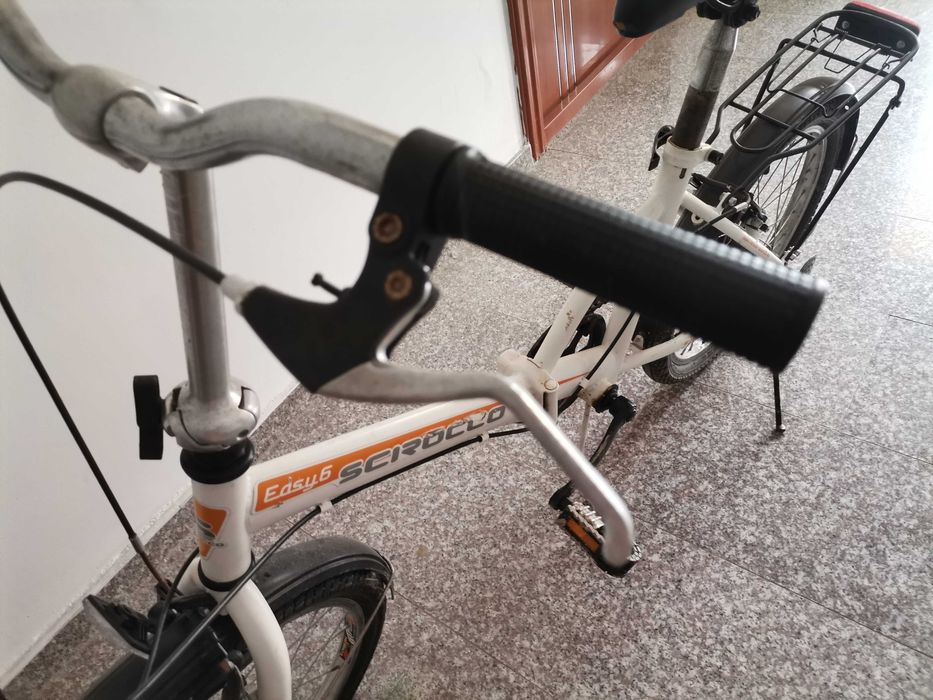 Bicicleta rabatabilă albă