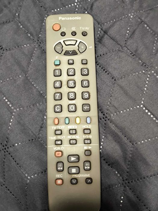 telecomanda originala  TV Panasonic si Schneider
