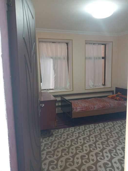 Окковогда  узимиз яшидиган уйдан ховлида Квартирант куямиз 2хонали уй