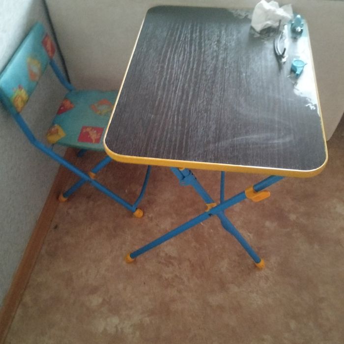 Детский стол и стул