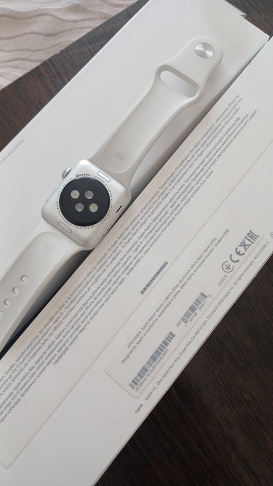 Продам apple watch series 3