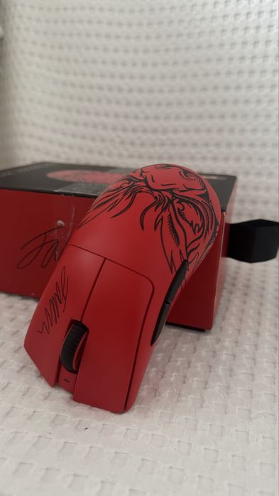 Mouse razer deathadder v3 pro FAKER EDITION