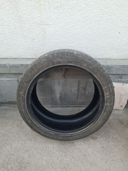 Продам 3 резины в хорошем состоянии